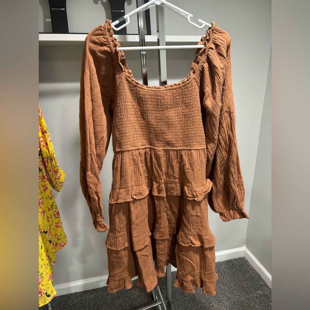 PinkBlush Camel Smocked Ruffle Tiered Long Sleeve Maternity Dress Large NWOT.